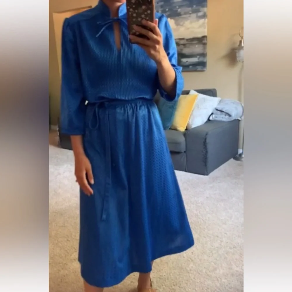 Vintage Blue Polka Dot Blouse and Skirt Set - Picture 11 of 14